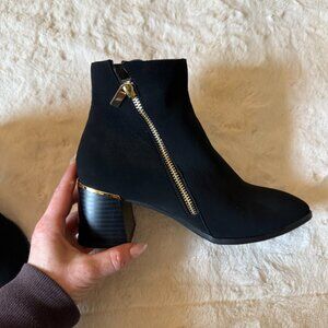ANDIAMO Heels Womens 7.5M Black & Gold Zipper Heeled Booties
